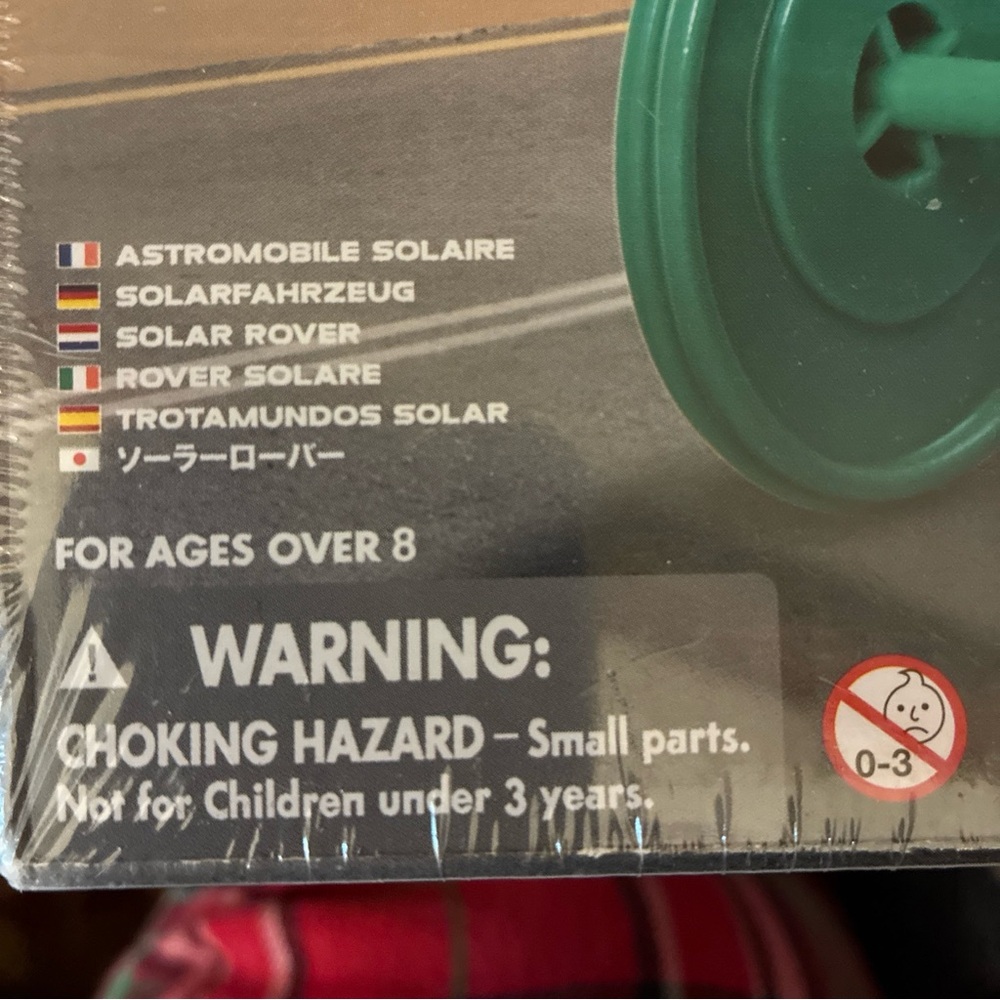 Green Science  Eco-Engineering Solar Rover Kit (NEW) - Picture 7 of 12